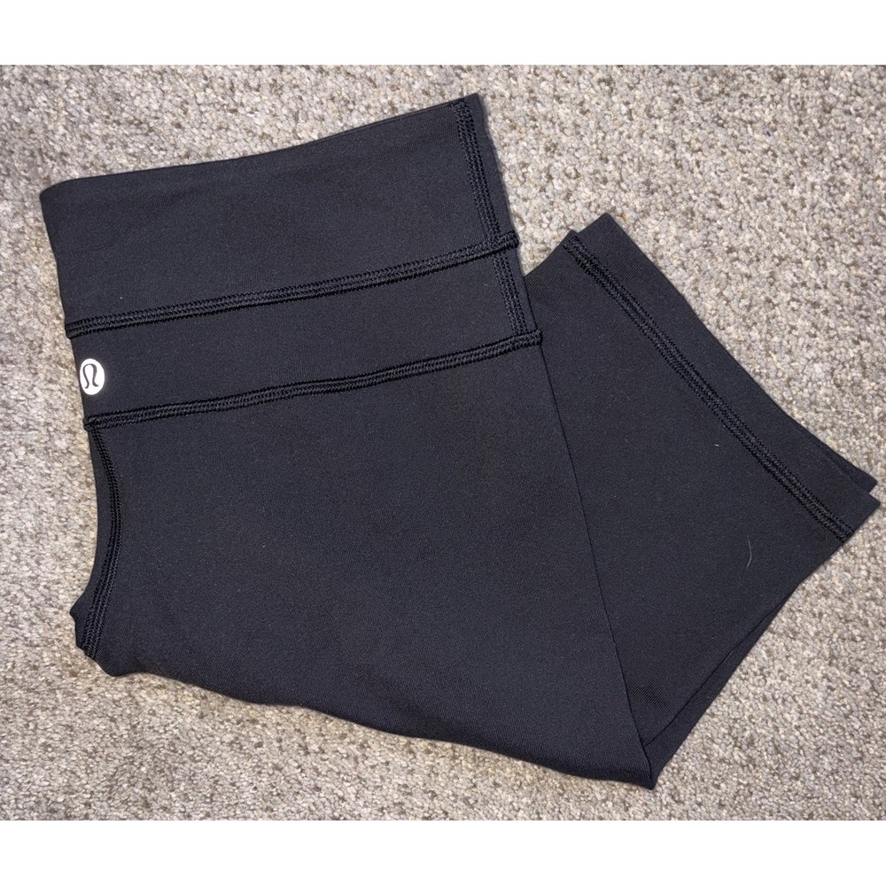 Lululemon Groove Short Black High Rise Athletic Yoga Biker Shorts Womens 4 10"